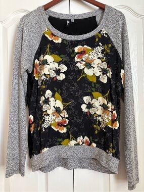 Kut from the Kloth Black Floral Top with Gray Trim